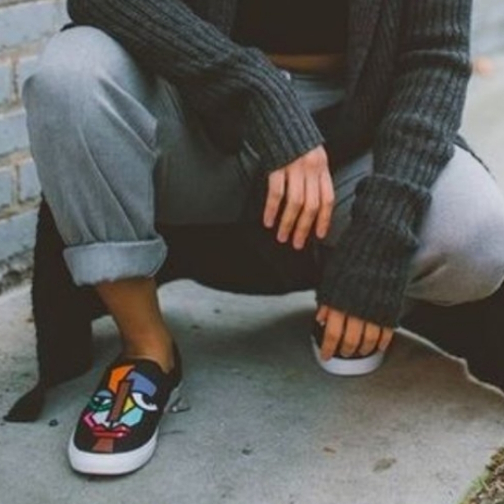 BUCKETFEET SLIP ON SNEAKERS SZ 7